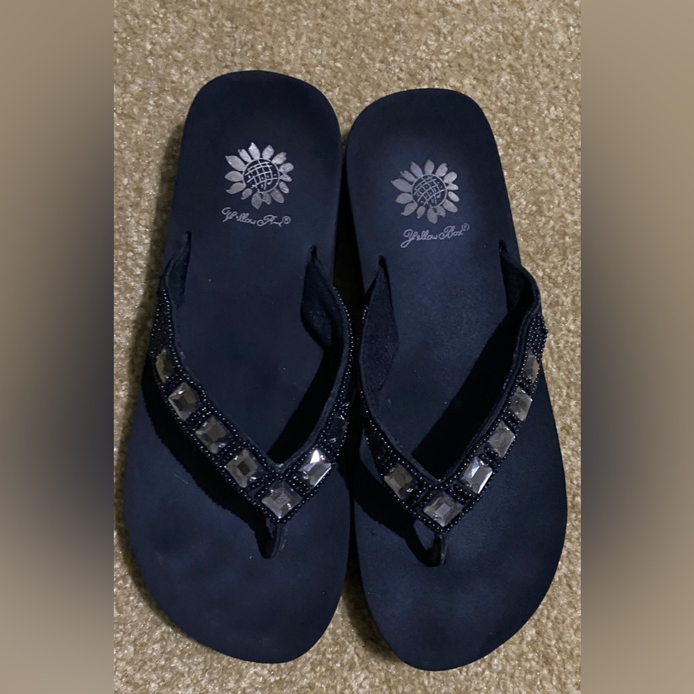 Yellow Box Black sandals. Size 7.